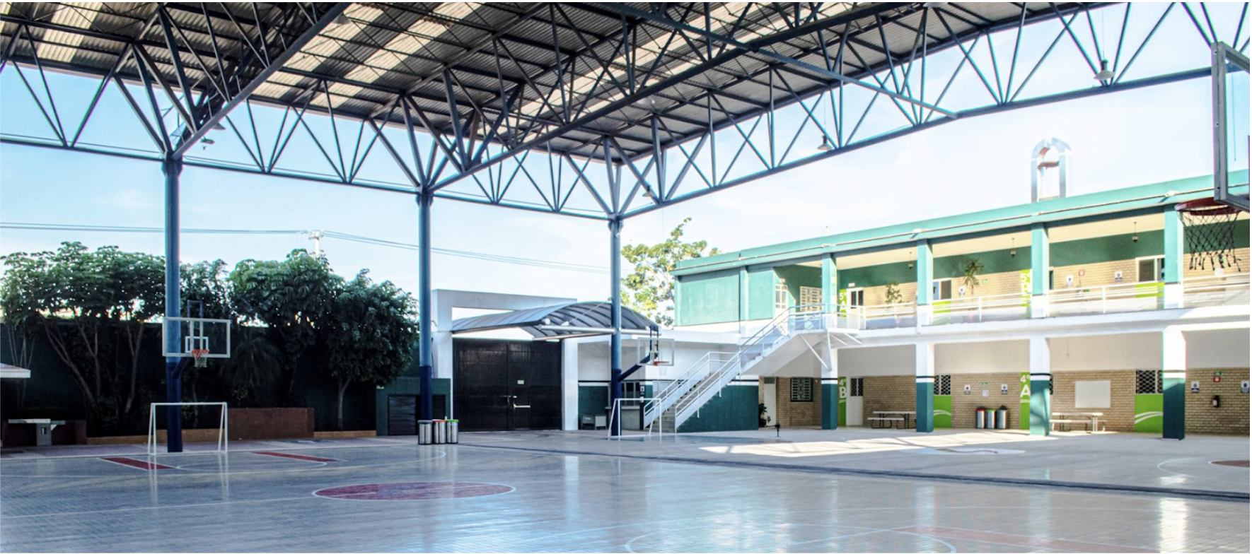 Fotografía obtenida de Colegio Salesiano Anáhuac Garibaldi, Guadalajara, Jalisco, México (2020). Una escuela en un barrio céntrico de la ciudad.